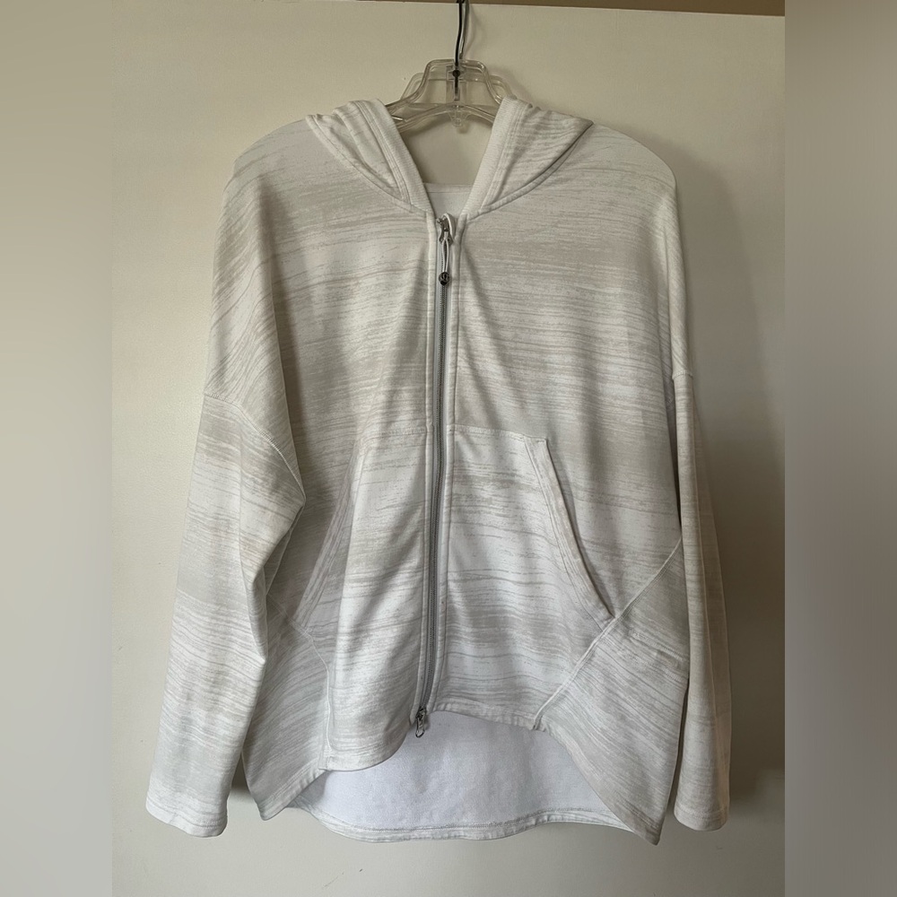 LULULEMON ZIPUP HOODIE! ONLY WORN TWICE, LIKE NEW CONDITION! EUC!